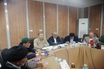 پیگیری مطالبات مردم با حضور مدیران توسط نماینده مردم شهرستانهای دشتی و تنگستان در مجلس