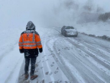 هشدار قرمز هواشناسی در فارس؛ راهداری در آماده‌باش قرار گرفت
