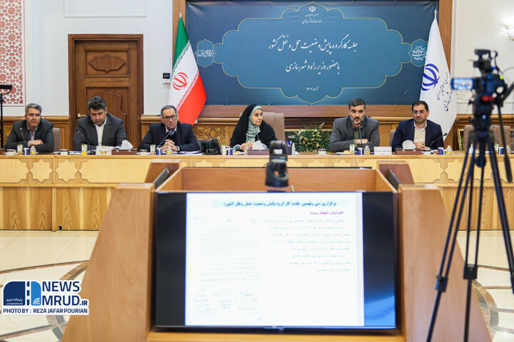 ببینید | جلسه کارگروه پایش وضعیت حمل و نقل کشور با حضور وزیر راه و شهرسازی