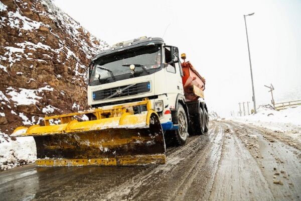 ۱۵۰ کیلومتر از محورهای کوهستانی مازندران برفروبی شد