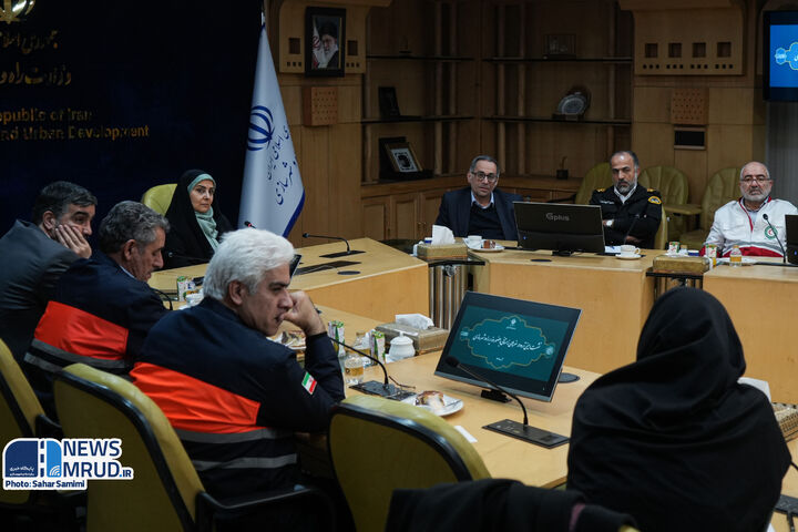 نشست اضطراری وزیر راه در پی هشدار قرمز بارش‌های سنگین در چهار استان/ پیگیری میدانی از مقامات ملی و استانی