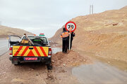 ببینید| ️نصب تابلو و علائم جاده ای در راستای ایمن سازی محور بزرگراه کربلا محدوده حبیبوند و گردنه پاطاق استان کرمانشاه