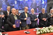 ببینید | تبادل تفاهم نامه همکاری فی مابین شرکت بازآفرینی شهری ایران و سازمان شهرداری ها و دهیاری های کشور