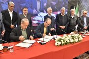 ببینید | تبادل تفاهم نامه همکاری فی مابین شرکت بازآفرینی شهری ایران و سازمان شهرداری ها و دهیاری های کشور