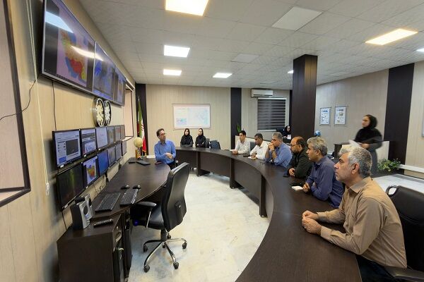 بازدید اضطراری مدیرکل راه و شهرسازی از هواشناسی استان 2