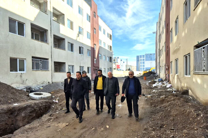 بازدید ذیحساب سازمان ملی زمین و مسکن از پروژه ۳۶۸ واحدی مسکن مهر میانه