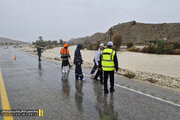 پایش محورهای مواصلاتی حوزه استحفاظی در پی بارش باران با حضور مدیرکل راه و شهرسازی لارستان
