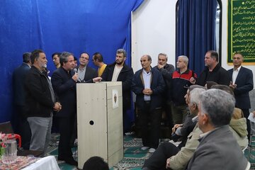 برپایی میز خدمت اداره‌کل راه و شهرسازی استان البرز در شهرک پیام ماهدشت