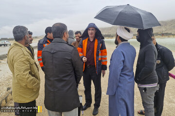 ببینید |حضور مدیرکل راه و شهرسازی لارستان در بخش بیرم برای ارزیابی وضعیت راههای این شهر در پی بارندگی