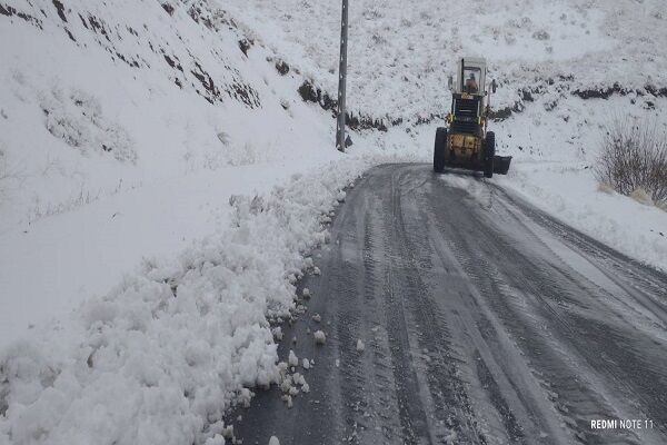 ویدئو | اجرای عملیات برف‌روبی در گردنه خسرو آباد محور سنقر و کلیایی به همدان توسط راهداران استان کرمانشاه