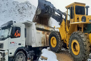 ویدئو| جاده‌های تفت در تسخیر اراده راهداران/ ۱۵۰ کیلومتر برف، صفر کیلومتر مسدودی