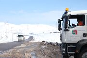 گزارش تصویری امداد رسانی به خودروهای گرفتار شده در برف کرمان