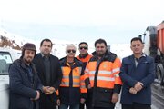 گزارش تصویری امداد رسانی به خودروهای گرفتار شده در برف کرمان