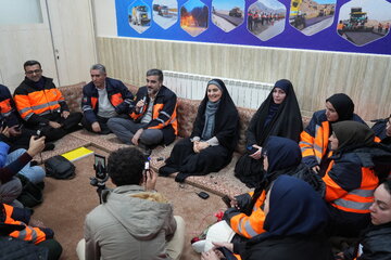 ببینید | حضور وزیر راه و شهرسازی در راهدارخانه گچسر استان البرز و نشست صمیمی با راهداران به مناسبت هفته حمل‌ونقل