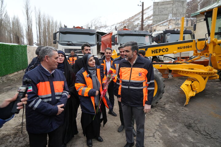 ببینید | حضور وزیر راه و شهرسازی در راهدارخانه گچسر استان البرز و نشست صمیمی با راهداران به مناسبت هفته حمل‌ونقل