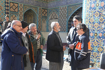 برپایی میز خدمت اداره کل راهداری و حمل ونقل جاده ای کردستان در نماز جمعه