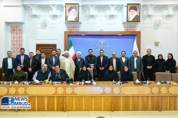 ببینید | اولین نشست هم اندیشی مشاوران وزیر راه و شهرسازی با مشاوران و رابطان فرهنگی شرکت ها و سازمان های تابعه