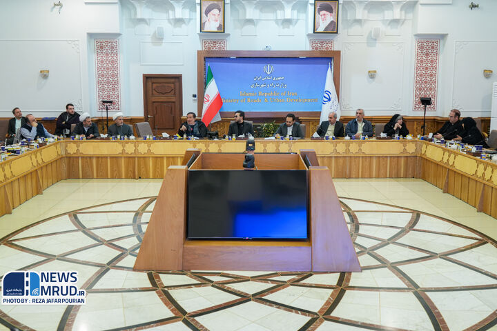 ببینید | اولین نشست هم اندیشی مشاوران وزیر راه و شهرسازی با مشاوران و رابطان فرهنگی شرکت‌ها و سازمان های تابعه