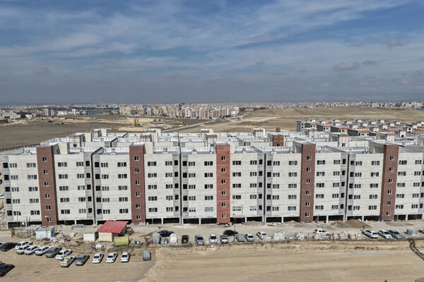 ویدئو| آخرین وضعیت احداث پروژه ۸۲۰ واحدی قطعه یک شهدای طلاییه در شهرک سردار شهید سلیمانی اردبیل