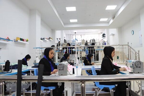 افتتاح مرکز کارآفرینی توسط گلپایگانی