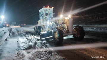 انجام بیش از  ۲۹ هزار کیلومترباند برفروبی و یخ زدایی در محورهای استان خراسان رضوی
