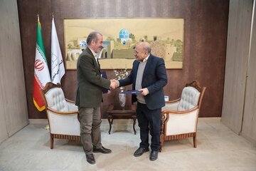 جلسه گلپایگانی با مدیرعامل منطقه آزاد ماکو