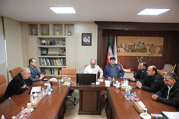 نماینده مردم مرودشت با مدیرعامل شرکت بازآفرینی شهری ایران