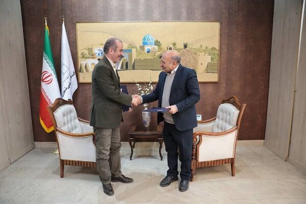 جلسه گلپایگانی با مدیرعامل منطقه آزاد ماکو