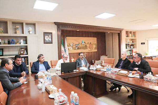 در نشست مشترک شهردار و رئیس شورای شهر زاهدان با مدیرعامل شرکت بازآفرینی شهری ایران