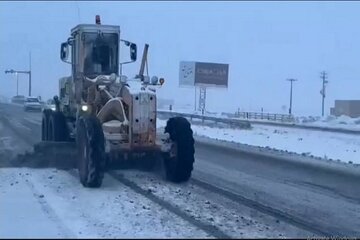 ویدئو | برف‌روبی محور شیروان - بجنورد توسط راهداران شهرستان شیروان استان خراسان شمالی