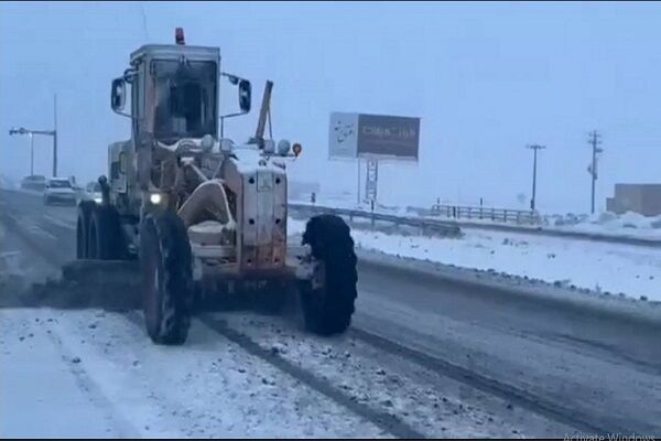 ویدئو | برف‌روبی محور شیروان - بجنورد توسط راهداران شهرستان شیروان استان خراسان شمالی