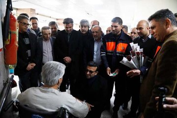 ببینید|دیدار مدیرکل راهداری و حمل و نقل جاده‌ای استان البرز با به همراه جمعی از روسای تشکل های صنفی از آسایشگاه خیریه کهریزک