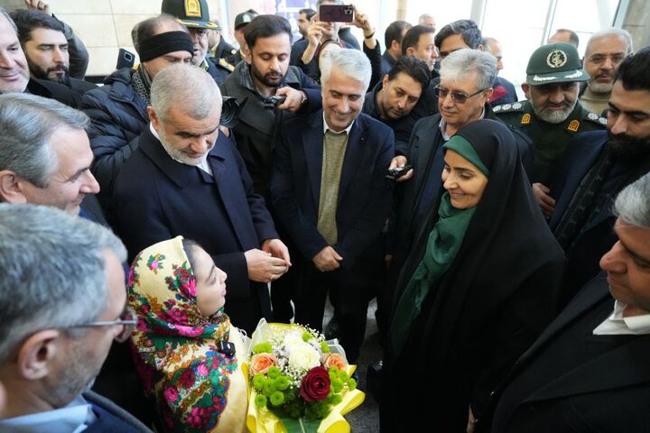 روایت سفر یک روزه وزیر راه و شهرسازی به اردبیل/از آزمون مهندسان تا نصب آخرین ریل