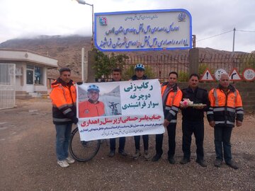 ویدیو| رکاب زنی راهدار فراشبندی به مناسبت هفته حمل و نقل و راهداری