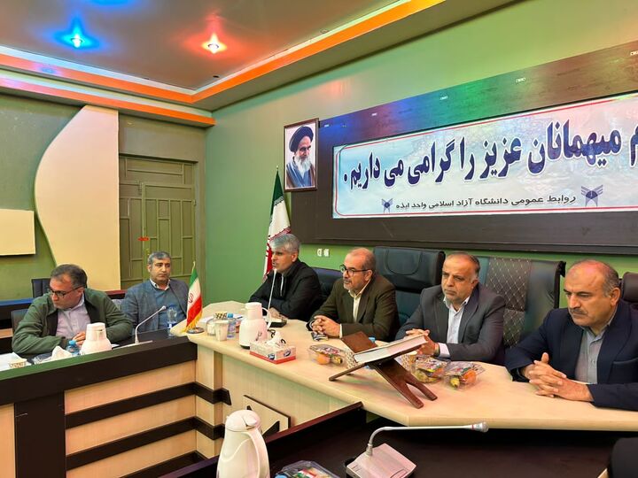 ببینید | جلسه ستاد بازآفرینی شهرستان ایذه و باغ ملک با حضور معاون وزیر راه و شهرسازی و بازدید از بافت‌های فرسوده