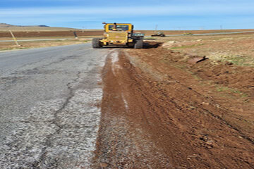 ببینید| ️عملیات شانه سازی در محور روستایی مرادخانی به مله دزگه شهرستان سرپل ذهاب استان کرمانشاه