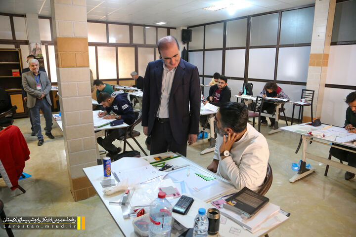 رقابت تخصصی ۸۶۳ داوطلب در آزمون ورود به حرفه مهندسان لارستان