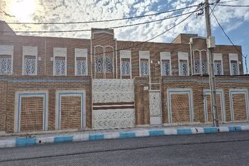 ببینید| بازدید معاون سازمان ملی زمین و مسکن و مدیرکل راه و شهرسازی خوزستان از پروژه های مسکن دزفول و شوشتر
