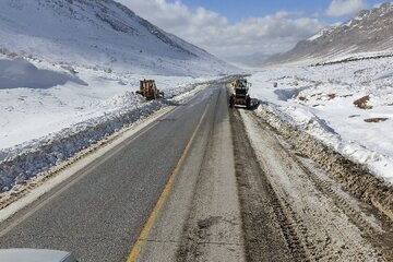 برف‌روبی بیش از ۱۹ هزار کیلومتر باند در جاده‌های استان لرستان