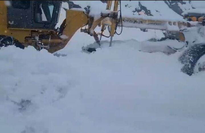 برفروبی روستای قمچیان  محور  مریوان _ سقز