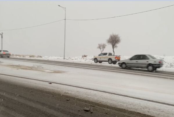 ویدیو | عملیات برف روبی و حضور گشت های راهداری شهرستان جوانرود در محور جوانرود به بیاشوش، استان کرمانشاه