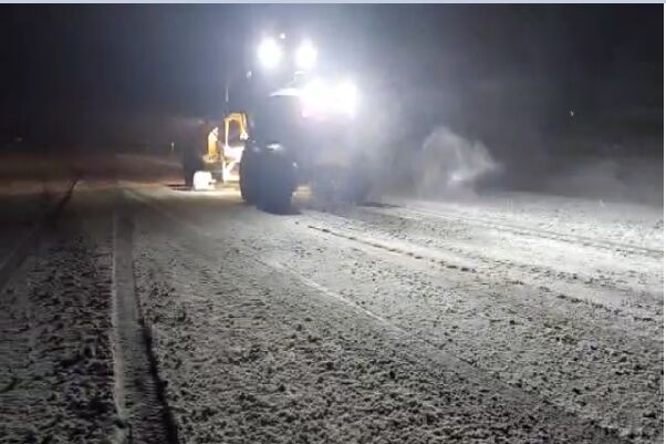 ویدیو | عملیات برف روبی در محور سنقر به همدان با تلاش راهداران شهرستان سنقر و کلیایی، استان کرمانشاه