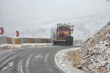 بیش از ۷۵۰۰ کیلومترباند برف‌روبی در کرمانشاه/ برف‌روبی راهِ بیش از ۴۷۰ روستا