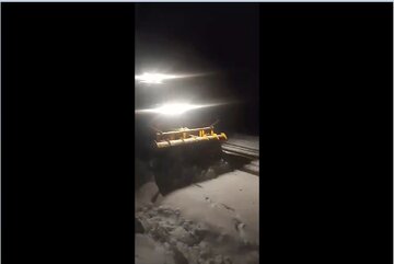 ویدیو | عملیات برف روبی در محور کرمانشاه به کوزران با تلاش راهداران شهرستان کرمانشاه، استان کرمانشاه