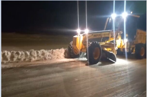 ویدیو | عملیات برف روبی در گردنه میرحصار محور ثلاث باباجانی به سرپل ذهاب با تلاش راهداران شهرستان سرپل ذهاب، استان کرمانشاه