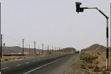تعمیر و نصب ۹۰ دستگاه چراغ چشمک زن در محورهای مواصلاتی استان هرمزگان