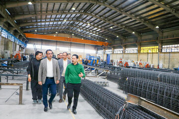 بازدید مدیرکل راه و شهرسازی فارس از کارخانه‌های برنا فولاد کوشا و فوم‌سازی در راستای ارتقای کیفیت ساخت‌وساز نهضت ملی مسکن