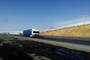 حمل بیش از ۱۹ میلیون تن بار از مبادی آذربایجان شرقی