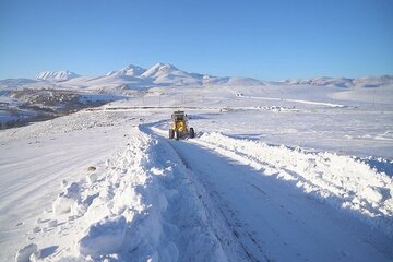 ویدیو| عملیات برف‌روبی در روستاهای آذربایجان شرقی