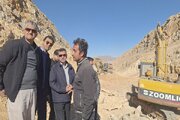 ببینید|  معاون عمرانی استاندار  و مدیرکل راه و شهرسازی استان سیستان و بلوچستان از عملیات ساخت بزرگراه زاهدان- خاش